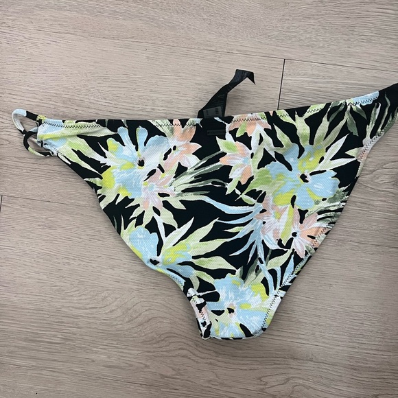 Volcom Black  Floral Swimwear - Picture 7 of 9